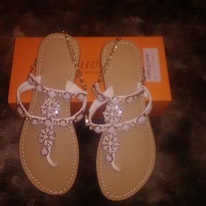 Brand New Monneviol Bohemian White and Gold with T-Strap Flat Sandal in Size 7